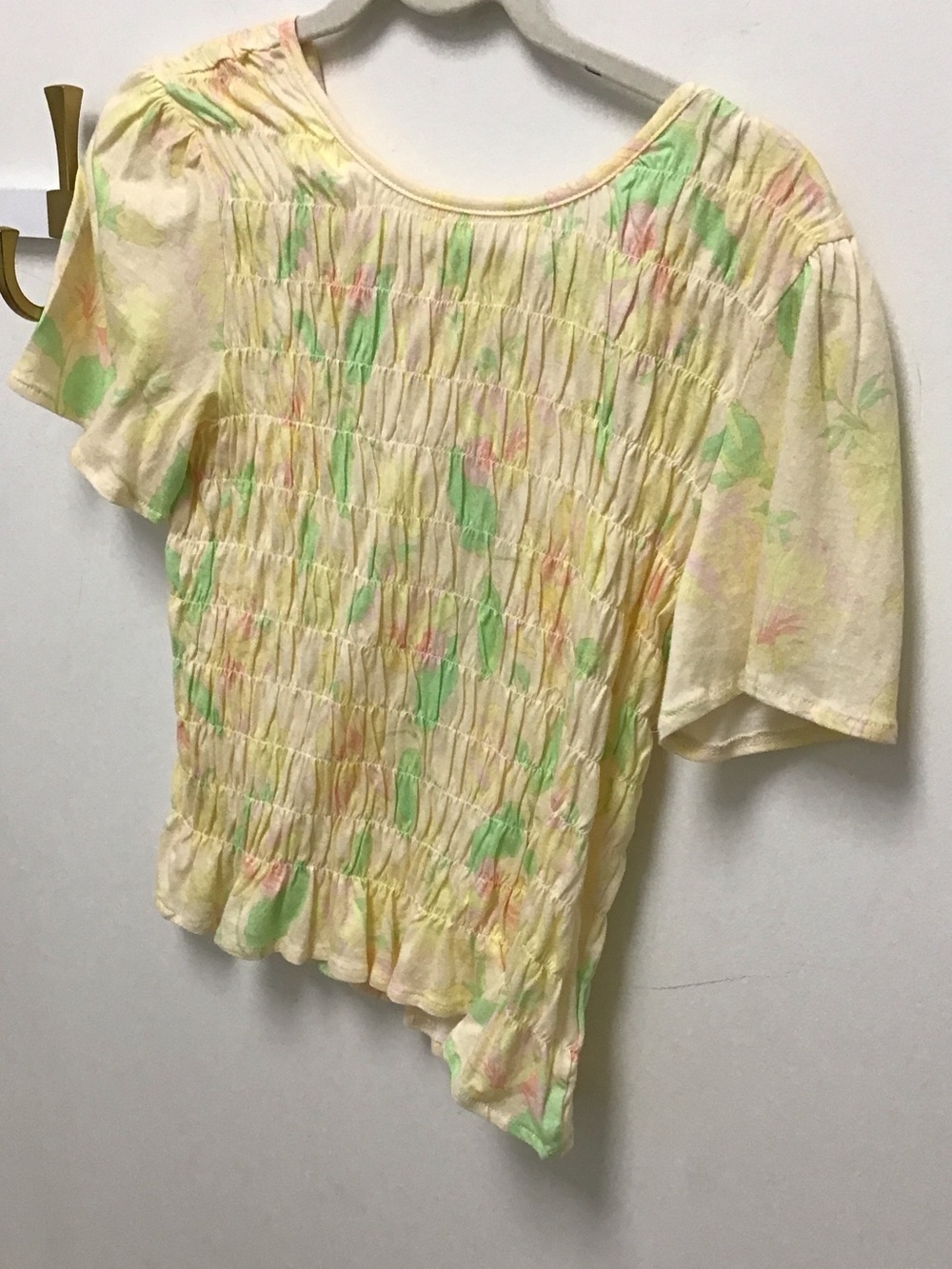 Sanctuary gentl lily Women’s Cream Smocked Short Sleeve Top